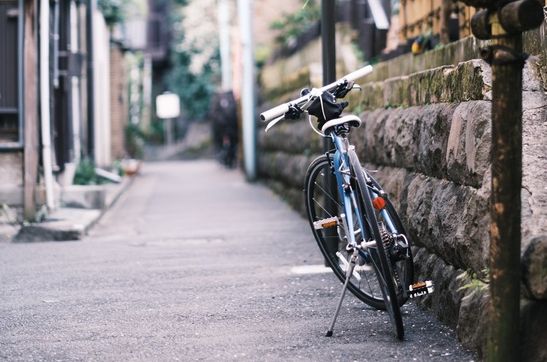 スーツ で 自転車