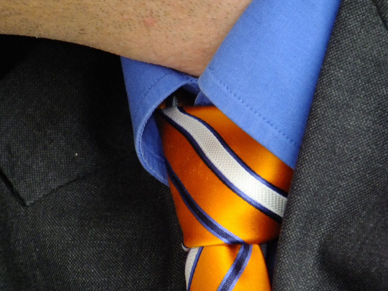 楽天スーパーセール】 濃紺色に青と白のストライプ ネクタイ つけネクタイ